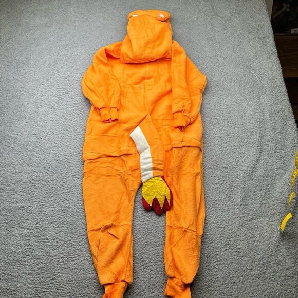 Charmander Pokémon onesie pajama fleece 5-9 new in package - Picture 10 of 11